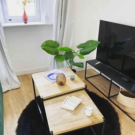 Апартаменты Beautiful Refurbished Cozy *