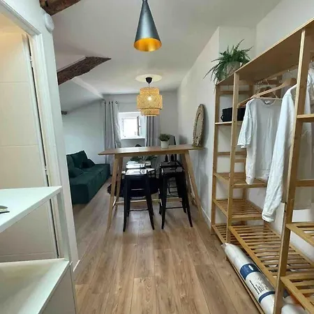 Апартаменты Beautiful Refurbished Cozy Ницца