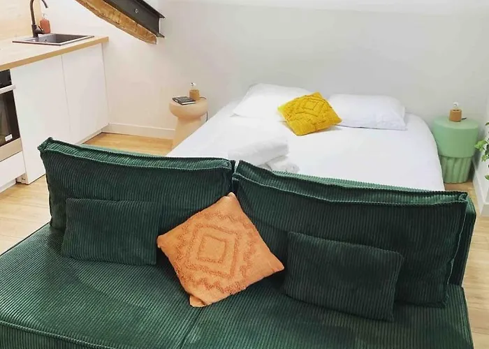 Beautiful Refurbished Cozy نيس