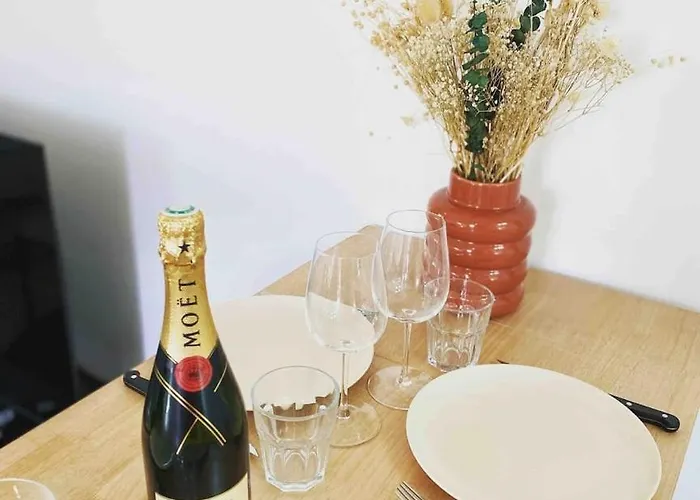 Beautiful Refurbished Cozy