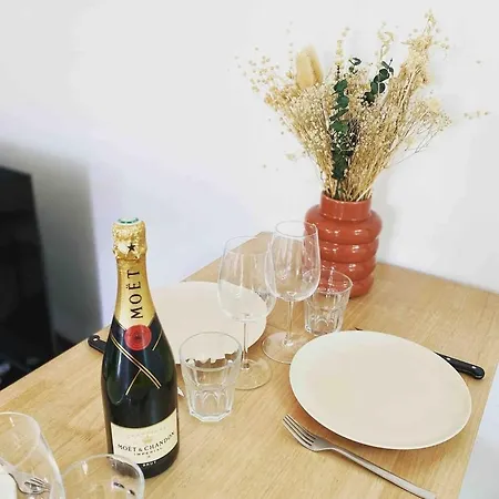 Beautiful Refurbished Cozy